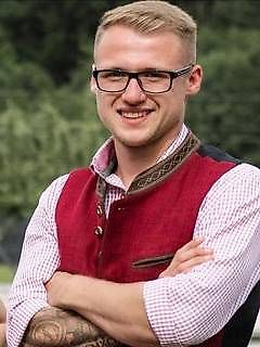 Лице за контакти Г-н Tobias Sensenberger