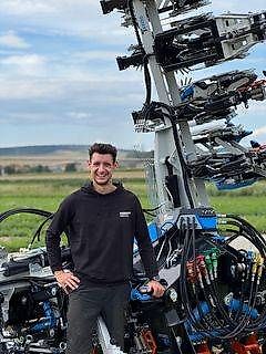 Лице за контакти Г-н Lukas Romann