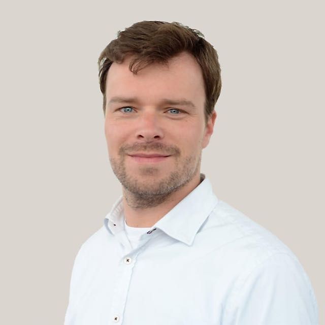 Лице за контакти Г-н Till-Hajo Hünecken