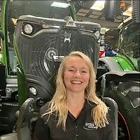 Лице за контакти Г-ца Emmely Birkballe