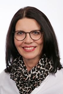 Лице за контакти Г-ца Diana Göbel