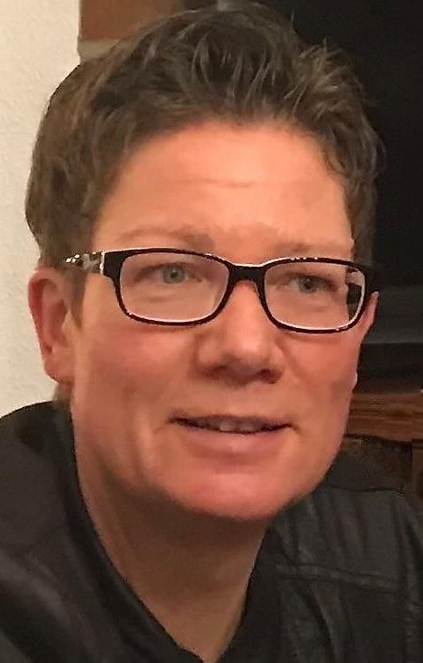 Лице за контакти Г-ца Ria Lange