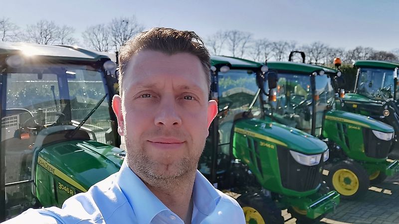 Лице за контакти Г-н Bernard Grave